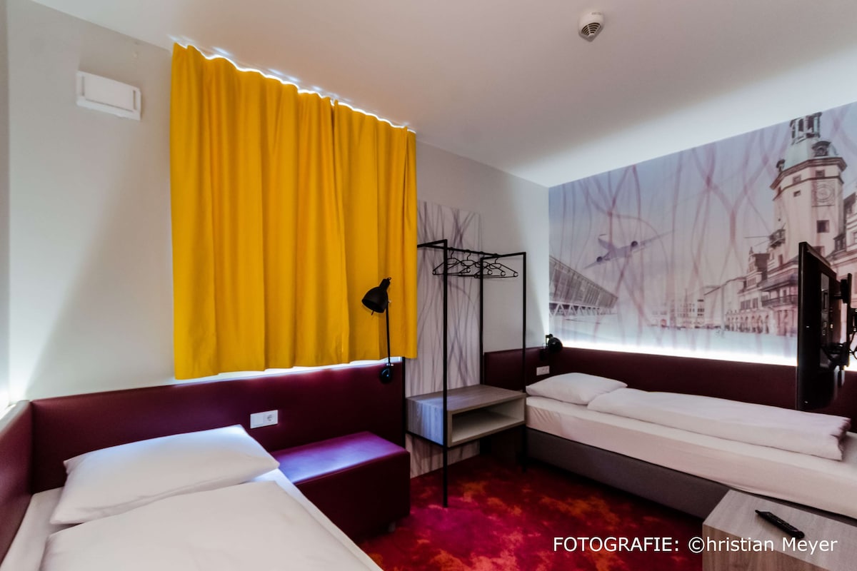Standard Room, 2 Single Beds | Blackout curtains, soundproofing, free WiFi, bed sheets
