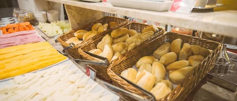 朝食ビュッフェ