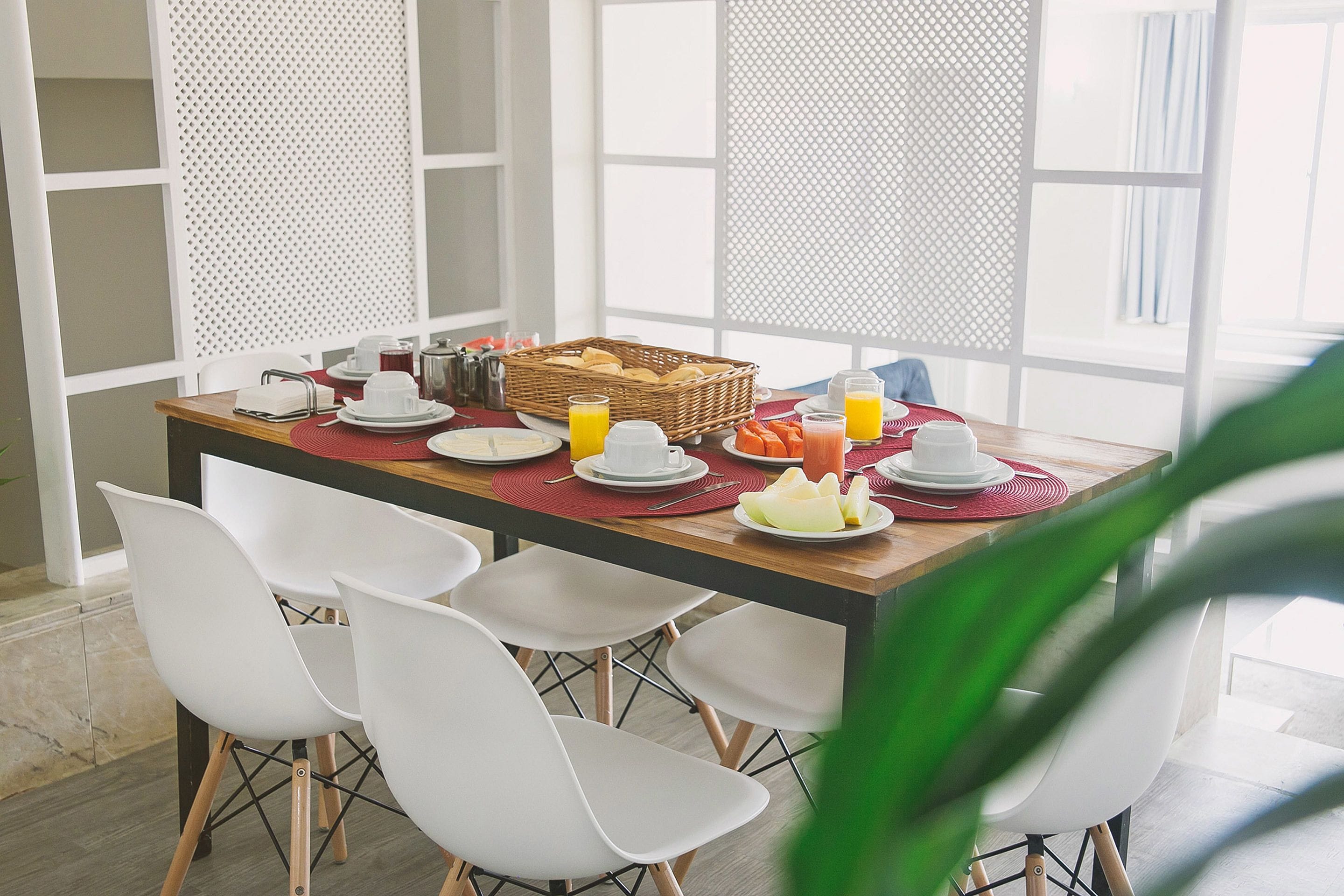 Daily buffet breakfast (BRL 35 per person)