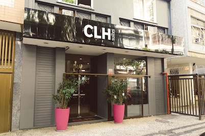 CLH SUITES Copacabana Domingos Ferreira
