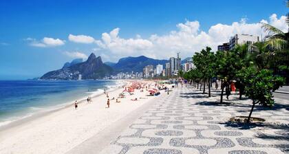 CLH SUITES Copacabana Domingos Ferreira