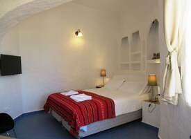 1 bedroom, in-room safe, desk, soundproofing