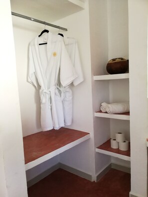 Comfort-Doppel- oder -Zweibettzimmer, 2 Einzelbetten, eigenes Bad | Zimmerausstattung