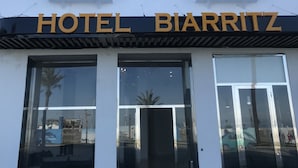 Exterior - Hôtel Biarritz (Tangier)