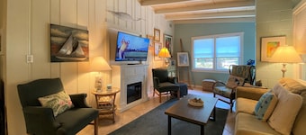 Artists Alcove 3 bedrooms, 2 bathrooms