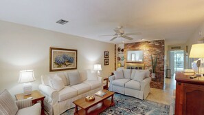 Smart TV, DVD player - Krewer Duplex 2 bedrooms, 2 bathrooms (Jekyll Island)