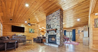 Riverfront Cabin| w/Hot Tub|Pool Table|Fishing