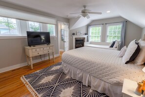 2 bedrooms, iron/ironing board, travel crib, free WiFi