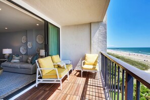 Property grounds - Beautifully remodeled 2 bedroom oceanfront Station One condo! (Wrightsville Beach)