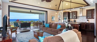 🏖️Oceanfront Keauhou Home w/ Pool, A/C + Pickleball