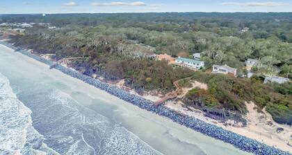 Beachfront Bliss 4 bedrooms, 3 bathrooms