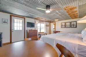 1 bedroom, internet, bed sheets