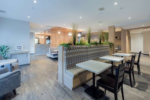 Petit déjeuner buffet compris tous les jours