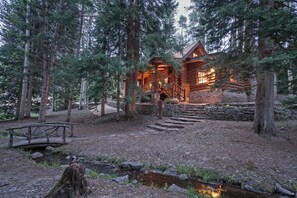 Exterior - YELLOW BRICK CABIN - Ski-in/out cabin, Mountain Village with private hot tub! (Mountain Village)