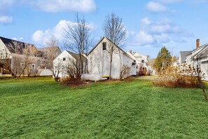 Property grounds - Charming home close to skiing & golf, wifi, piano, w/d, soaker tub (Ludlow)