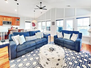 Televisión de pantalla plana, tenis de mesa y estéreo 