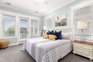 4 bedrooms, iron/ironing board, Internet, bed sheets