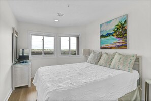 3 habitaciones, tabla de planchar con plancha, wifi y ropa de cama