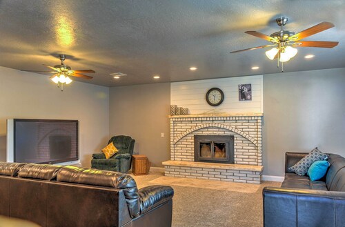 Central Escalante Home ~ 5 Mi to Grand Staircase!