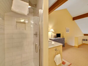 Shower, jetted tub, hair dryer, towels