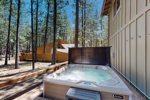 مغطس سبا خارجي