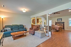 TV, fireplace, books - 'JuJu's Place' Warsaw House w/ Deck & Tree Swings! (Warsaw)