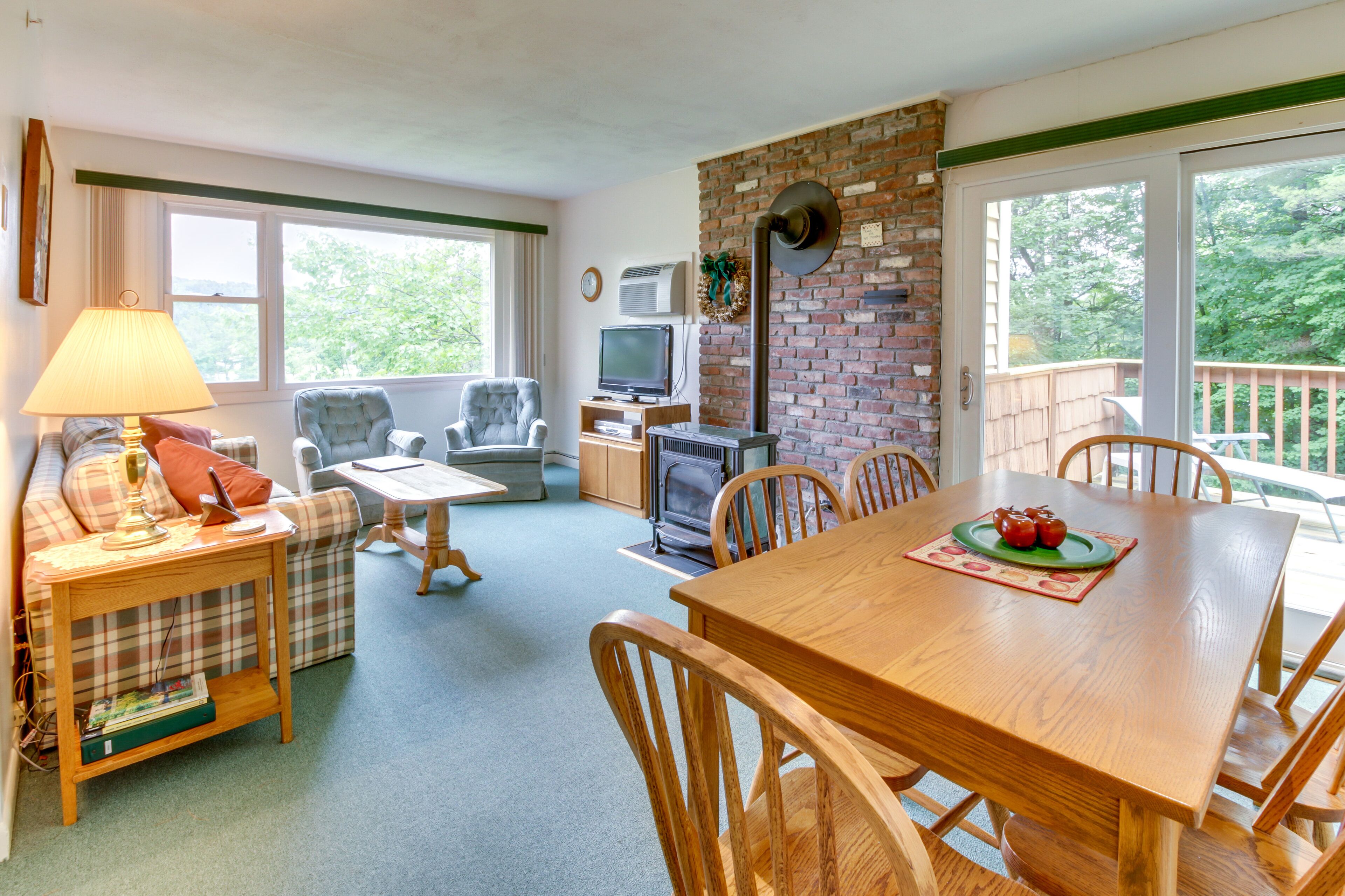 Tranquil Retreat with Shared Pool, Hot Tub, and Private Deck - Close to Skiing
