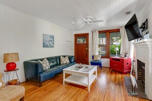 TV, DVD player, books - Unique Two Cottage Property with Deck & Screened Porches - Walk to North Beach (Tybee Island)