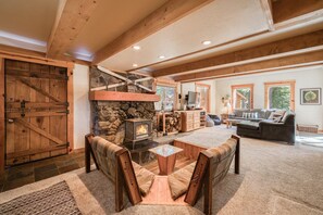 Smart-TV, peis, fotballspill og bøker