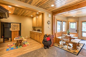 Dining - Cozy Buena Vista Apartment < 4 Mi to Main Street! (Buena Vista)
