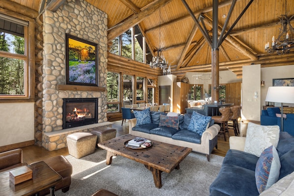 Smart TV, fireplace, DVD player, ping pong