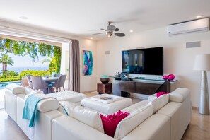 TV, DVD player, aparelho de som