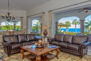 Interior - Villa las Brisas: Steps from Palmilla Beach, Restaurants and One & Only Spa. (Cabo San Lucas)