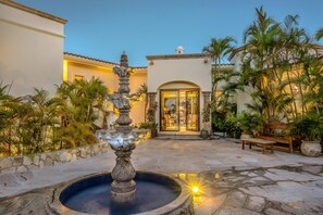 Terrace/patio - Villa las Brisas: Steps from Palmilla Beach, Restaurants and One & Only Spa. (Cabo San Lucas)