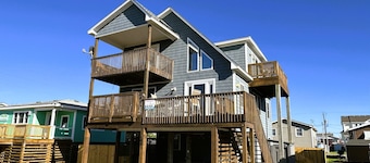 KD108- Near the Beach- 4 BRs, Just a Short Stroll to the Beach, Dog Friendly!