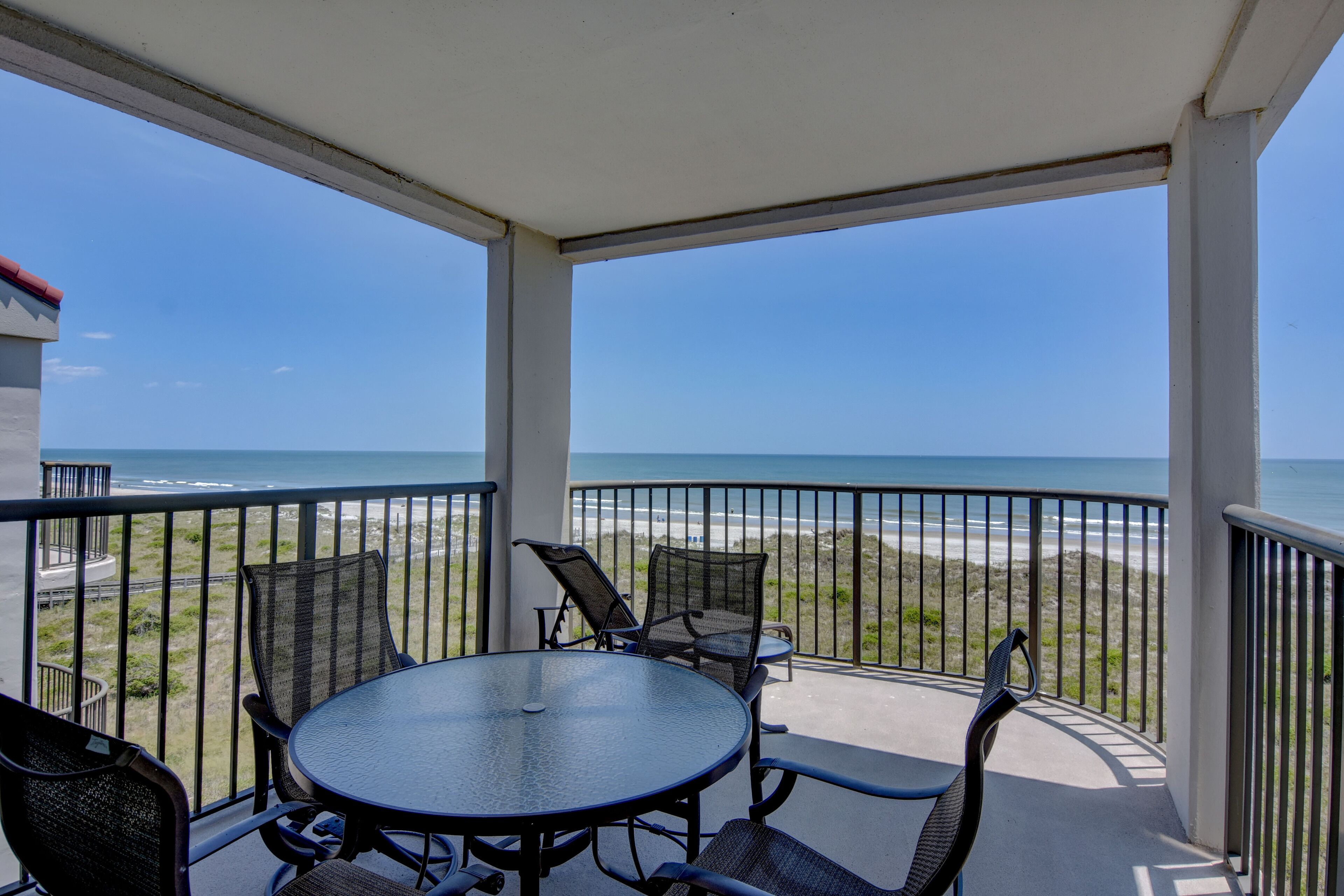 DR 2409 – Enjoy the pool, tennis and the beach from this oceanfront condo