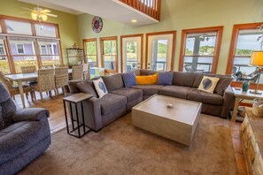TV, fireplace, DVD player - Beach Cottage on Lake Kai in Beachwalk Resort (Michigan City)