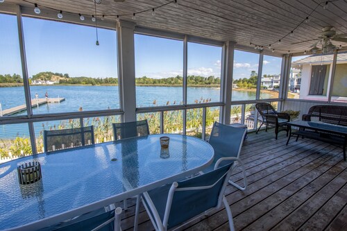 Beach Cottage on Lake Kai in Beachwalk Resort