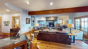 Smart TV, fireplace, books, stereo