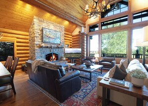 تلفزيون ذكي، مدفأة، كُتُب، ستيريو