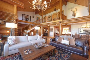 تلفزيون ذكي، مدفأة، كُتُب، ستيريو