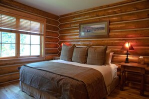 5 bedrooms, desk, iron/ironing board, free WiFi