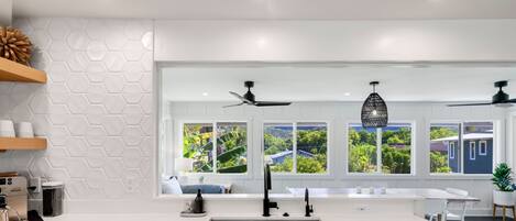 Fridge, microwave, oven, coffee/tea maker