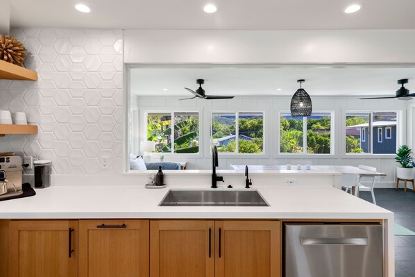 Fridge, microwave, oven, coffee/tea maker