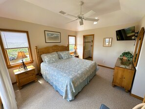 5 bedrooms, iron/ironing board, free WiFi, bed sheets