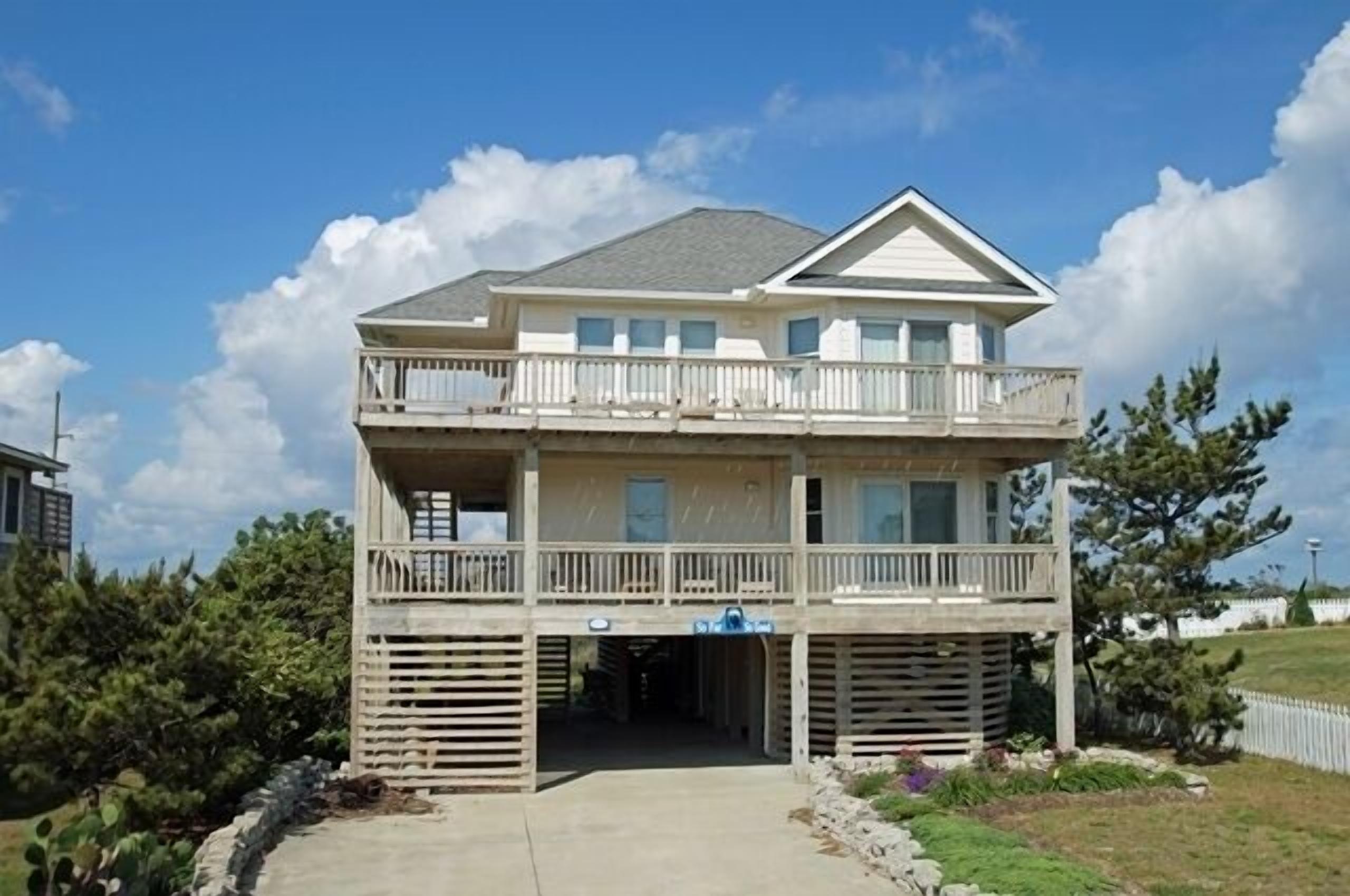 SN9222- 5 BR (2 Masters), Hot Tub, Ocean Views & Comm Pool. A Beauty Home!