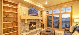 Teton Springs Condo #207 in Victor w/ A/C, W/D, WiFi, Balcony, Grill & Garage
