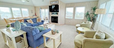 Fernseher, DVD-Player, Stereoanlage