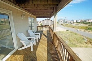 Terrace/patio - KD202- Near the Beach! 4 BRs, Private Pool, Pool Table and Dog Friendly! (Kill Devil Hills)