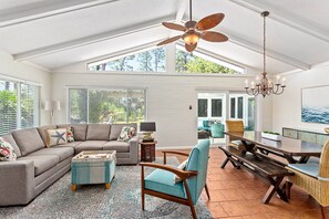 Smart TV, DVD player